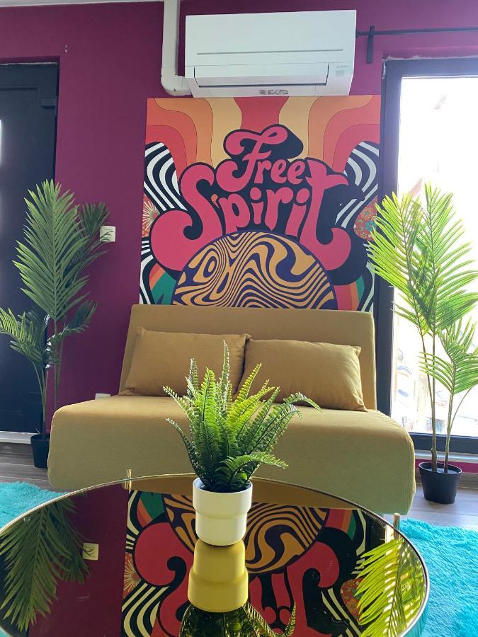 Capsule Groovy-Jacuzzi-Sauna-Billard-Netflix- Nintendo Switch & Jeux Mons Bagian luar foto