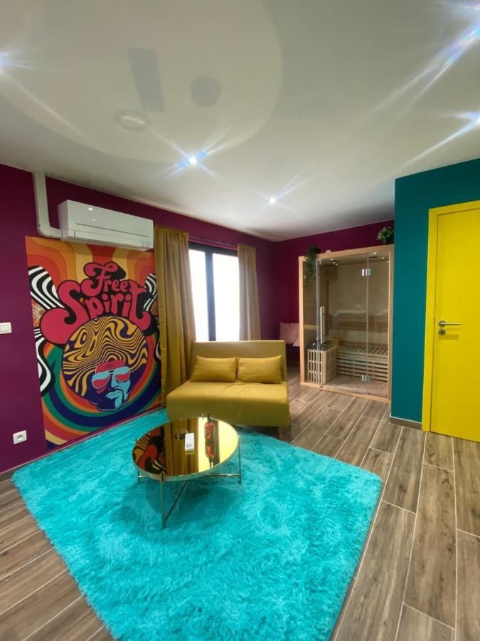 Capsule Groovy-Jacuzzi-Sauna-Billard-Netflix- Nintendo Switch & Jeux Mons Bagian luar foto