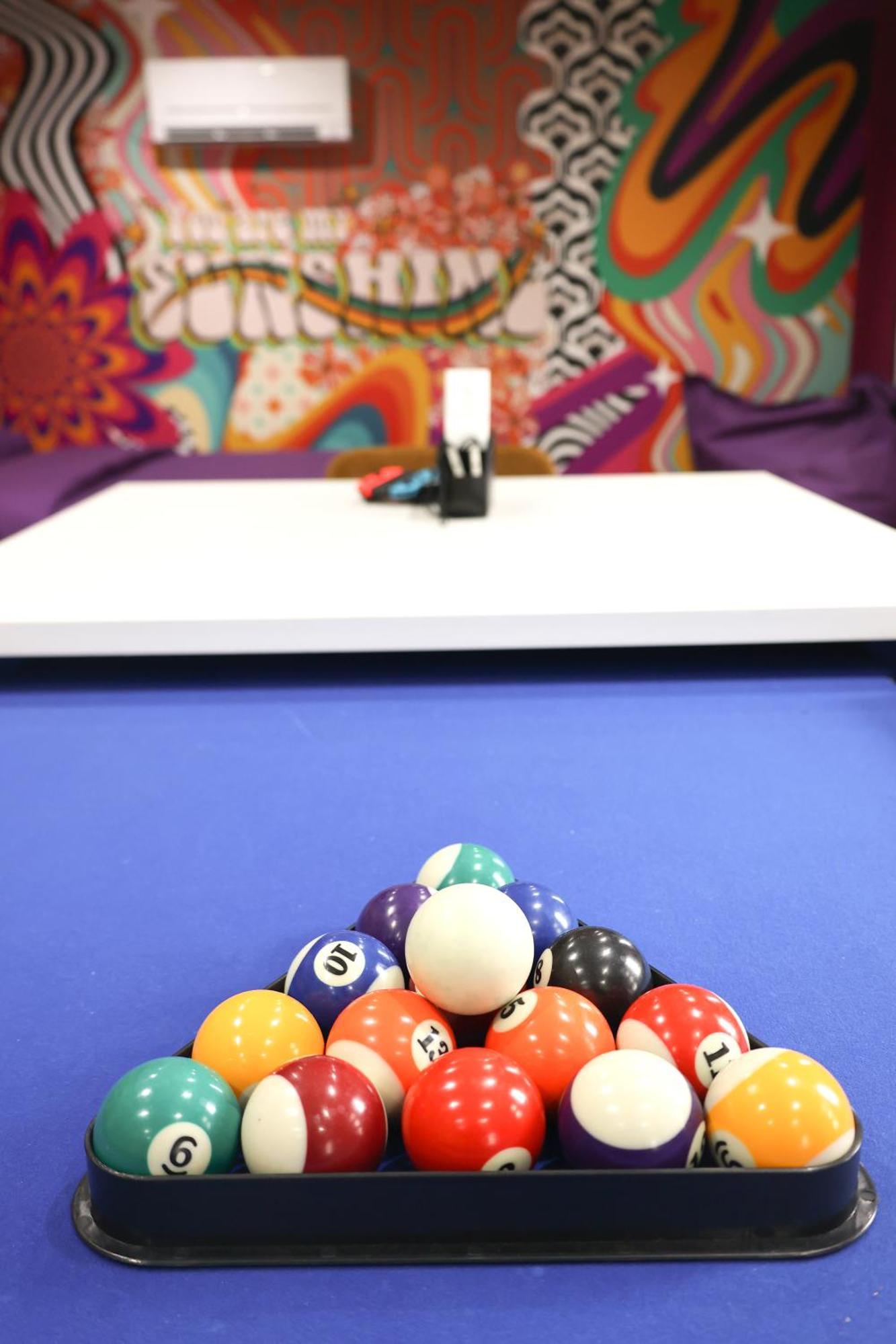 Capsule Groovy-Jacuzzi-Sauna-Billard-Netflix- Nintendo Switch & Jeux Mons Bagian luar foto